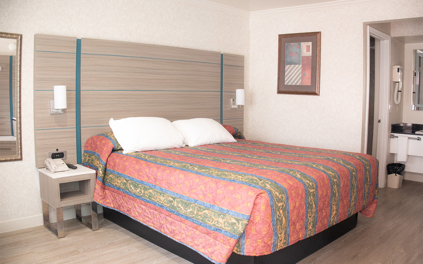 Experience Our Spacious Hayward,  CA Guest Rooms