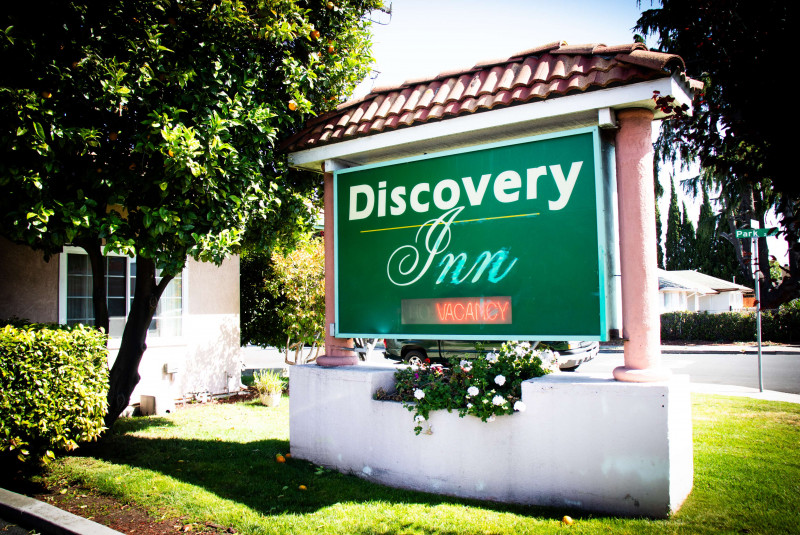 Discovery Inn - Exterior